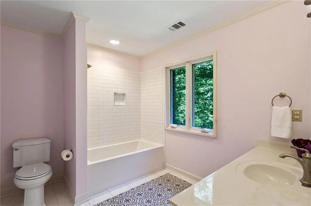 430 Huntcliff Green, Sandy Springs, Georgia 30350, 4 Bedrooms Bedrooms, ,4 BathroomsBathrooms,Residential,Sold,430 Huntcliff Green,6791309