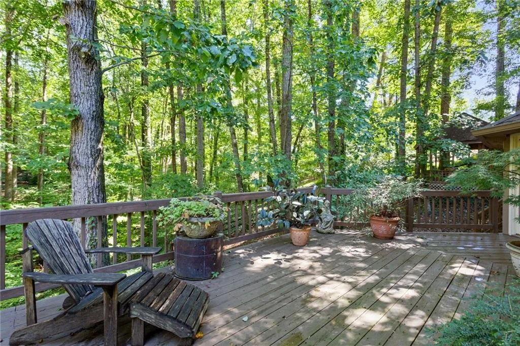 430 Huntcliff Green, Sandy Springs, Georgia 30350, 4 Bedrooms Bedrooms, ,4 BathroomsBathrooms,Residential,Sold,430 Huntcliff Green,6791309