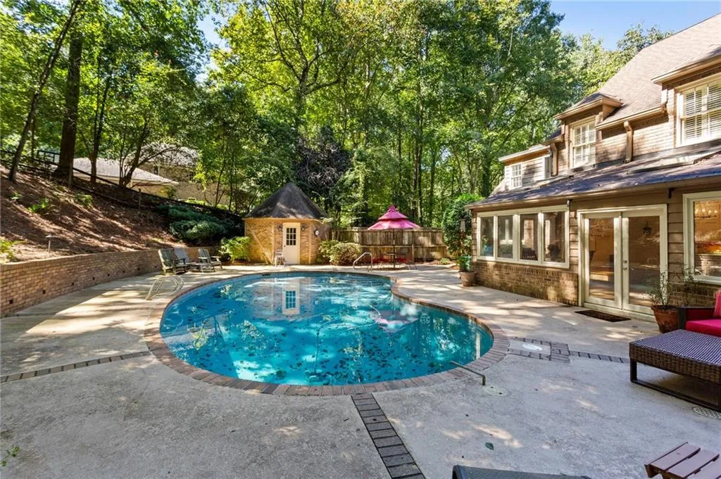 430 Huntcliff Green, Sandy Springs, Georgia 30350, 4 Bedrooms Bedrooms, ,4 BathroomsBathrooms,Residential,Sold,430 Huntcliff Green,6791309
