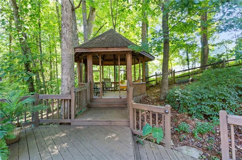 430 Huntcliff Green, Sandy Springs, Georgia 30350, 4 Bedrooms Bedrooms, ,4 BathroomsBathrooms,Residential,Sold,430 Huntcliff Green,6791309