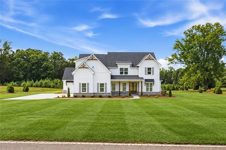 137 Twin Oaks Drive, Hampton, Georgia 30228