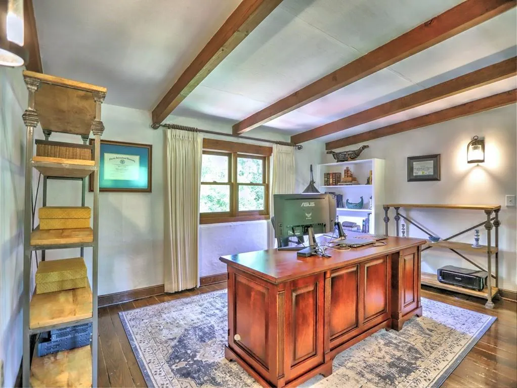266 Dartmoor Circle, Sandy Springs, Georgia 30328, 4 Bedrooms Bedrooms, ,3 BathroomsBathrooms,Residential,Sold,266 Dartmoor Circle,7039403