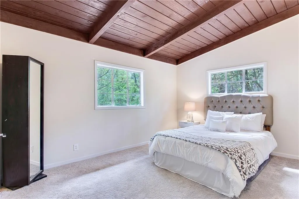 34 W Belle Isle Road, Sandy Springs, Georgia 30342, 5 Bedrooms Bedrooms, ,3 BathroomsBathrooms,Residential,Sold,34 W Belle Isle Road,6055965