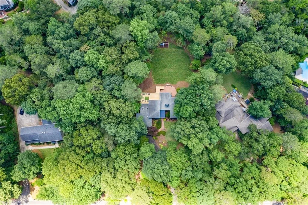 1650 Chevron Way, Sandy Springs, Georgia 30350, 4 Bedrooms Bedrooms, ,3 BathroomsBathrooms,Residential,Sold,1650 Chevron Way,6735952