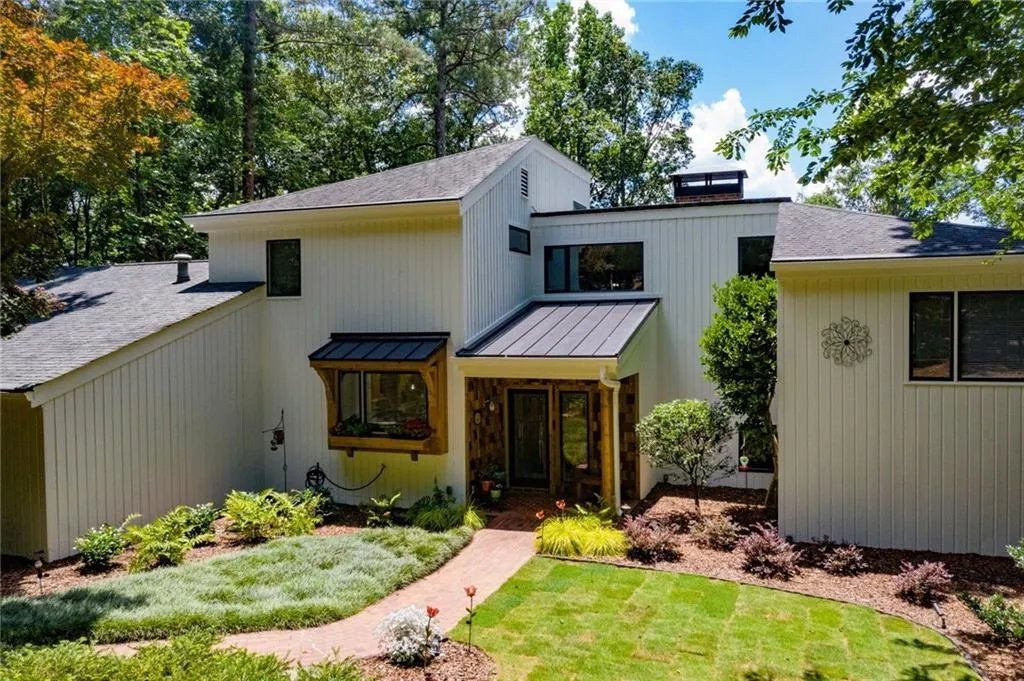 1650 Chevron Way, Sandy Springs, Georgia 30350, 4 Bedrooms Bedrooms, ,3 BathroomsBathrooms,Residential,Sold,1650 Chevron Way,6735952