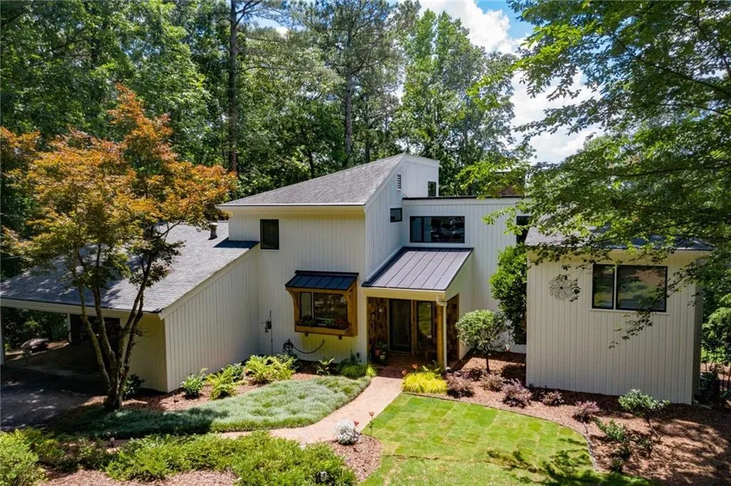 1650 Chevron Way, Sandy Springs, Georgia 30350, 4 Bedrooms Bedrooms, ,3 BathroomsBathrooms,Residential,Sold,1650 Chevron Way,6735952