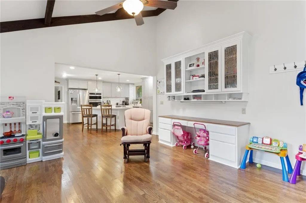 1650 Chevron Way, Sandy Springs, Georgia 30350, 4 Bedrooms Bedrooms, ,3 BathroomsBathrooms,Residential,Sold,1650 Chevron Way,6735952