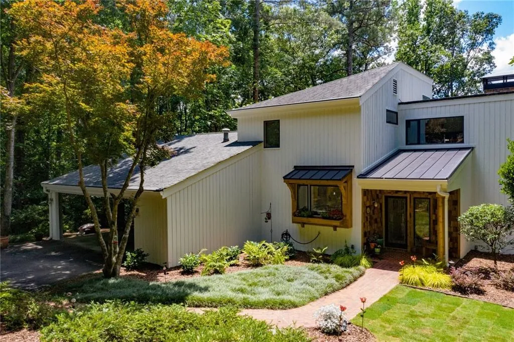 1650 Chevron Way, Sandy Springs, Georgia 30350, 4 Bedrooms Bedrooms, ,3 BathroomsBathrooms,Residential,Sold,1650 Chevron Way,6735952