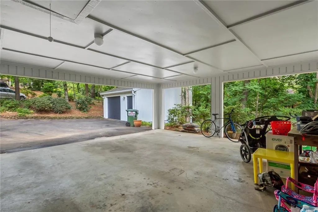 1650 Chevron Way, Sandy Springs, Georgia 30350, 4 Bedrooms Bedrooms, ,3 BathroomsBathrooms,Residential,Sold,1650 Chevron Way,6735952