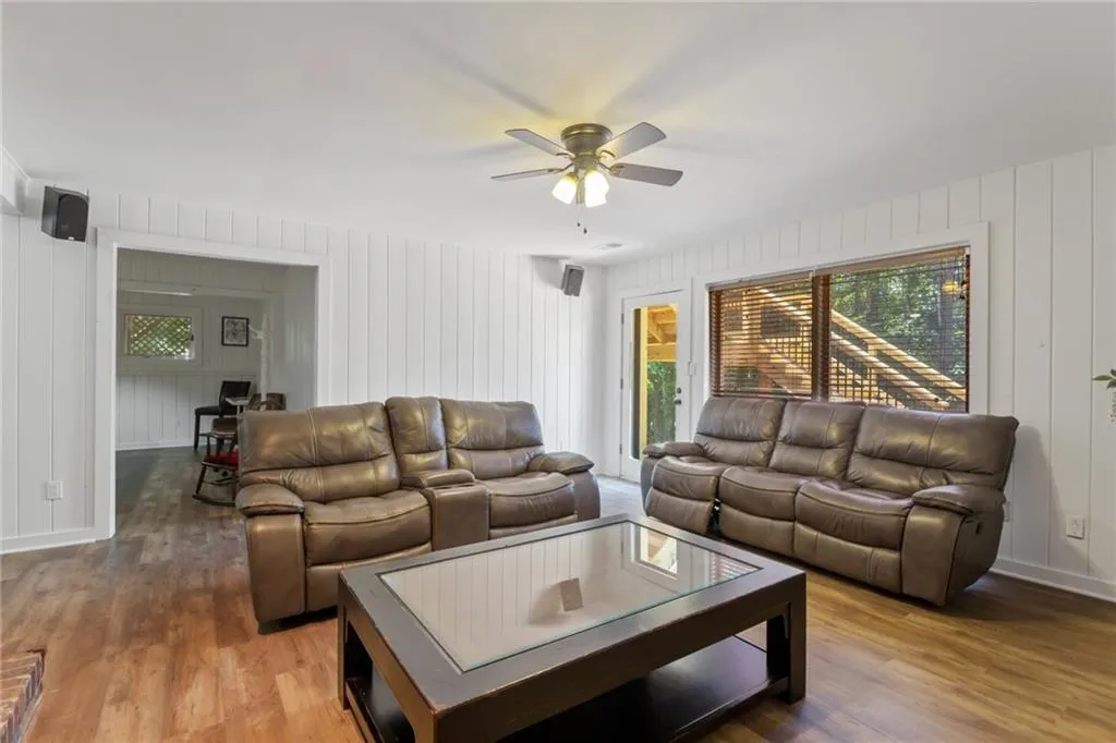 1650 Chevron Way, Sandy Springs, Georgia 30350, 4 Bedrooms Bedrooms, ,3 BathroomsBathrooms,Residential,Sold,1650 Chevron Way,6735952