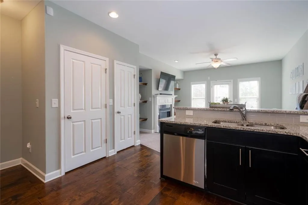 7600 Stoneridge Drive, Atlanta, Georgia 30328, 3 Bedrooms Bedrooms, ,3 BathroomsBathrooms,Residential,Sold,7600 Stoneridge Drive,7243430