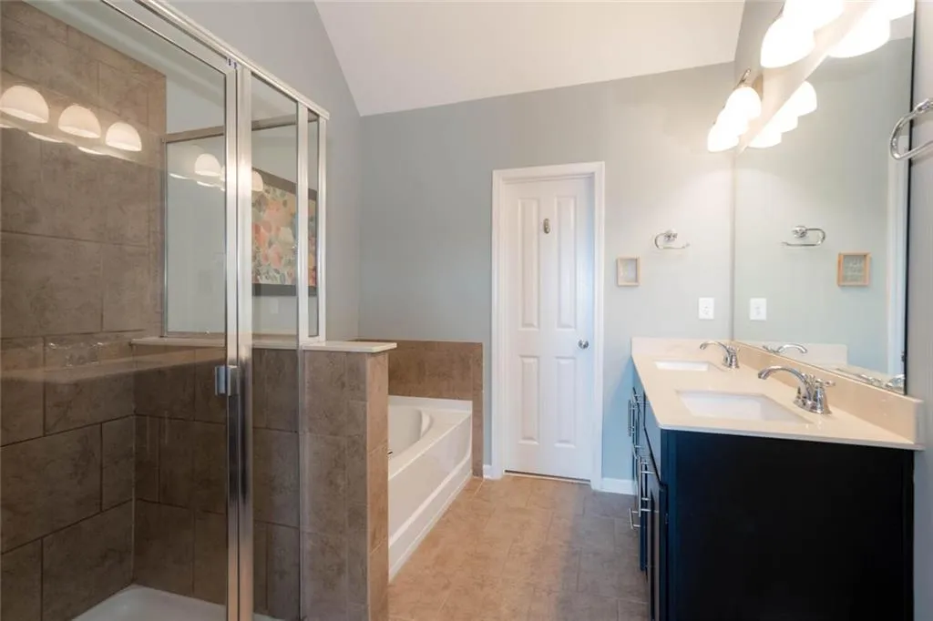 7600 Stoneridge Drive, Atlanta, Georgia 30328, 3 Bedrooms Bedrooms, ,3 BathroomsBathrooms,Residential,Sold,7600 Stoneridge Drive,7243430