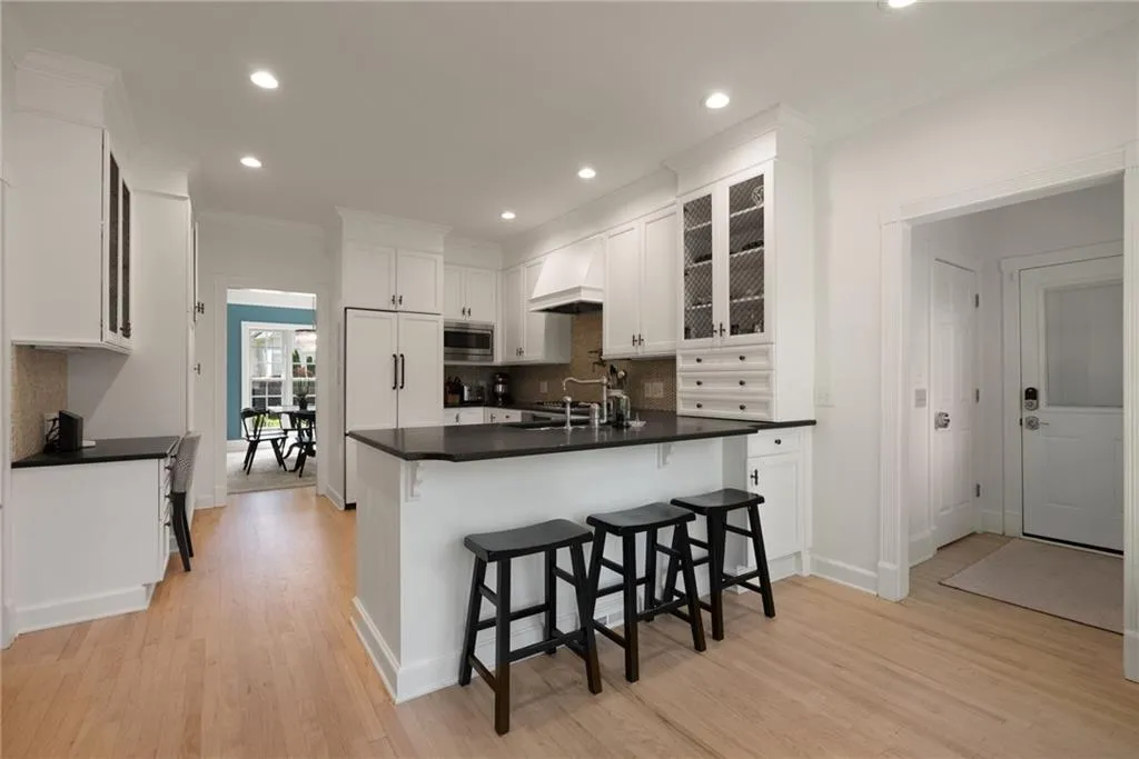 1533 Barrington Court Nw, Atlanta, Georgia 30327, 4 Bedrooms Bedrooms, ,3 BathroomsBathrooms,Residential,For Sale,1533 Barrington Court Nw,7615476
