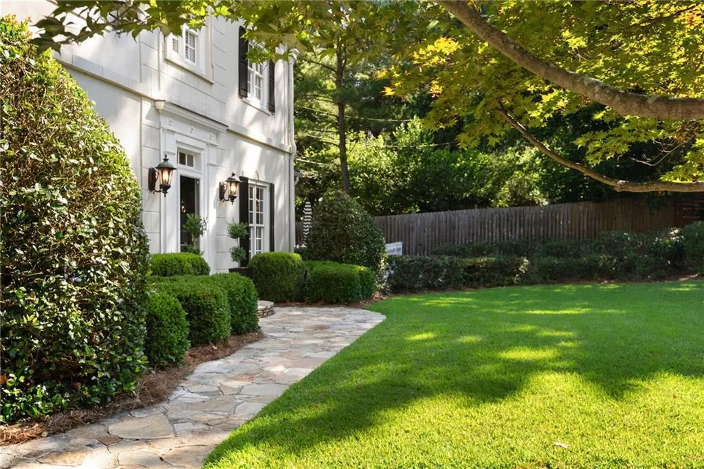 1533 Barrington Court Nw, Atlanta, Georgia 30327, 4 Bedrooms Bedrooms, ,3 BathroomsBathrooms,Residential,For Sale,1533 Barrington Court Nw,7615476