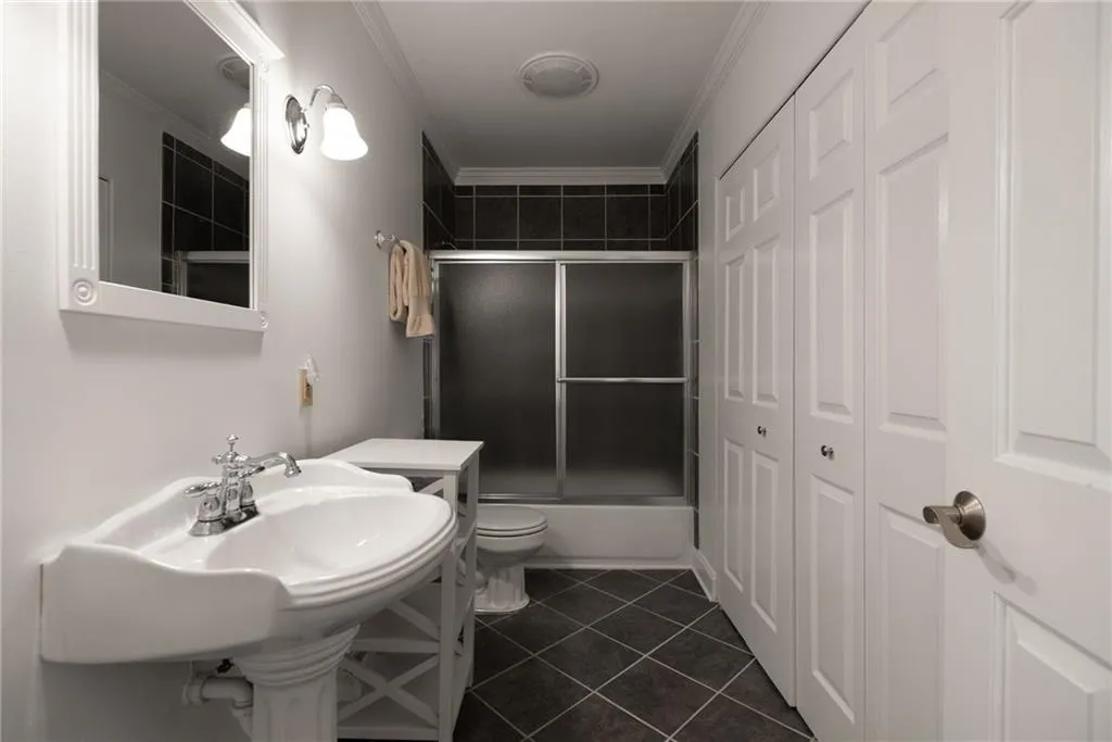 1533 Barrington Court Nw, Atlanta, Georgia 30327, 4 Bedrooms Bedrooms, ,3 BathroomsBathrooms,Residential,For Sale,1533 Barrington Court Nw,7615476