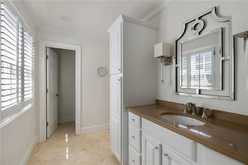 1533 Barrington Court Nw, Atlanta, Georgia 30327, 4 Bedrooms Bedrooms, ,3 BathroomsBathrooms,Residential,For Sale,1533 Barrington Court Nw,7615476