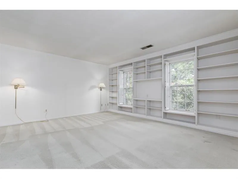 327 The Chace, Sandy Springs, Georgia 30328, 3 Bedrooms Bedrooms, ,2 BathroomsBathrooms,Residential,Sold,327 The Chace,6640690