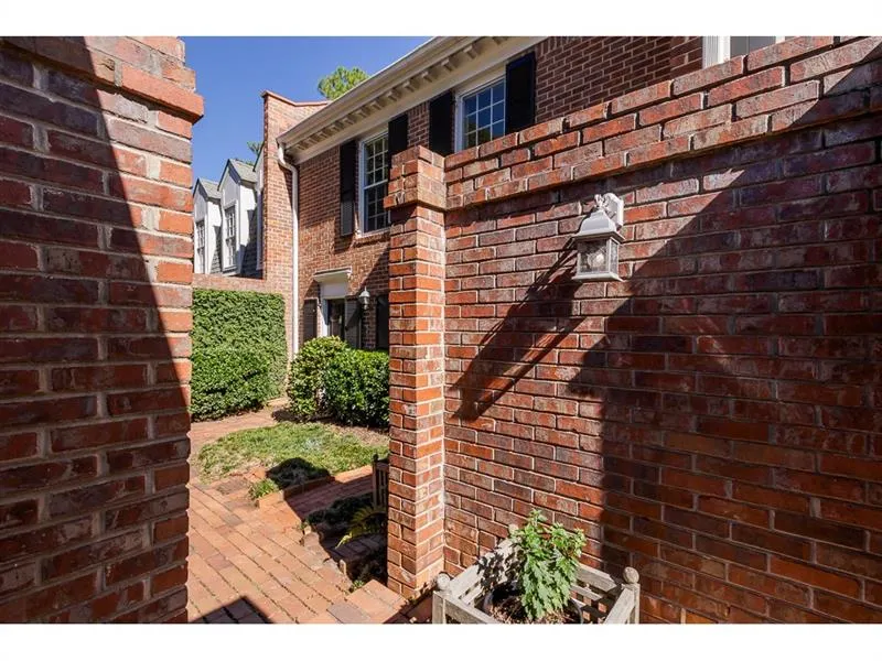 327 The Chace, Sandy Springs, Georgia 30328, 3 Bedrooms Bedrooms, ,2 BathroomsBathrooms,Residential,Sold,327 The Chace,6640690