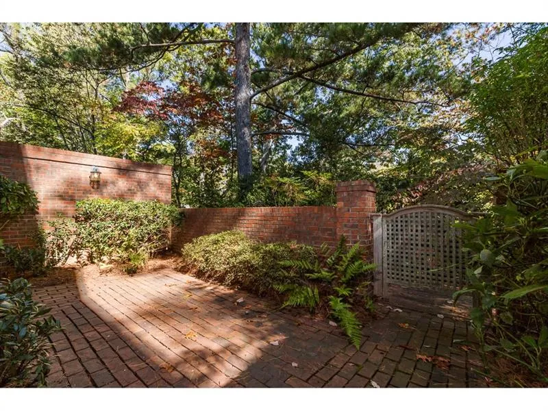 327 The Chace, Sandy Springs, Georgia 30328, 3 Bedrooms Bedrooms, ,2 BathroomsBathrooms,Residential,Sold,327 The Chace,6640690
