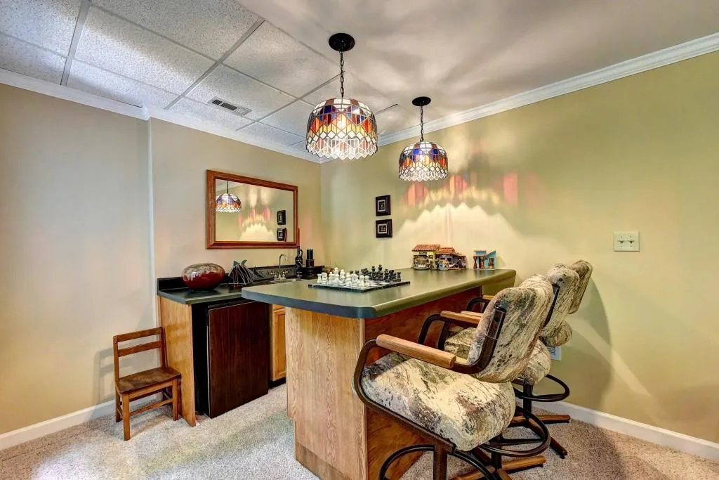 9580 Marsh Cove Court, Sandy Springs, Georgia 30350, 6 Bedrooms Bedrooms, ,5 BathroomsBathrooms,Residential,Sold,9580 Marsh Cove Court,6063741