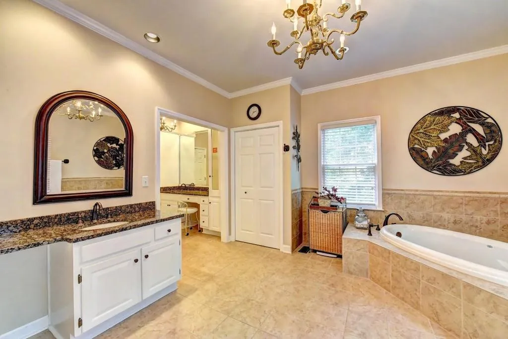 9580 Marsh Cove Court, Sandy Springs, Georgia 30350, 6 Bedrooms Bedrooms, ,5 BathroomsBathrooms,Residential,Sold,9580 Marsh Cove Court,6063741