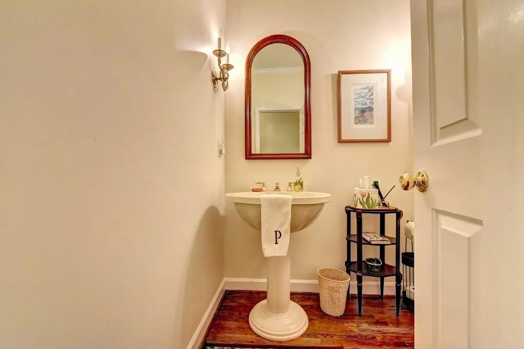 9580 Marsh Cove Court, Sandy Springs, Georgia 30350, 6 Bedrooms Bedrooms, ,5 BathroomsBathrooms,Residential,Sold,9580 Marsh Cove Court,6063741