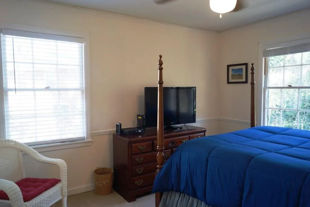 130 Finchley Court, Sandy Springs, Georgia 30328, 3 Bedrooms Bedrooms, ,2 BathroomsBathrooms,Residential,Sold,130 Finchley Court,5947829