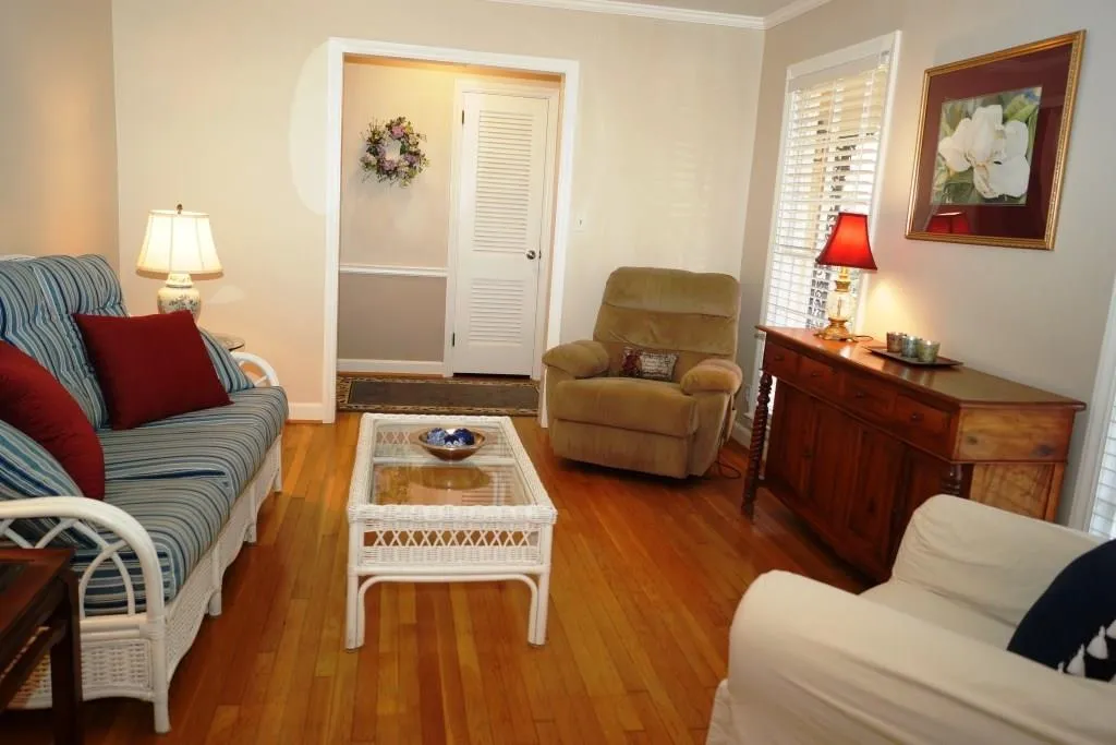 130 Finchley Court, Sandy Springs, Georgia 30328, 3 Bedrooms Bedrooms, ,2 BathroomsBathrooms,Residential,Sold,130 Finchley Court,5947829