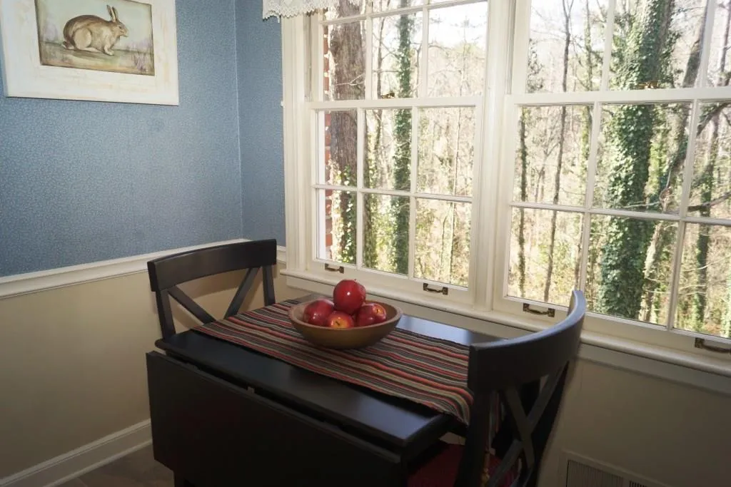 130 Finchley Court, Sandy Springs, Georgia 30328, 3 Bedrooms Bedrooms, ,2 BathroomsBathrooms,Residential,Sold,130 Finchley Court,5947829