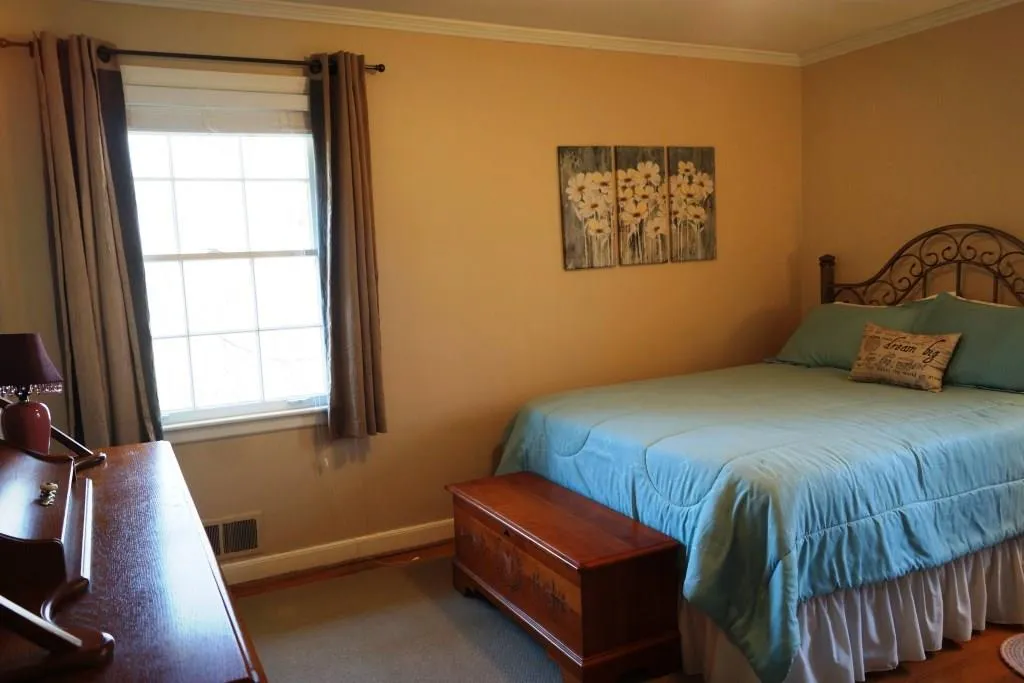 130 Finchley Court, Sandy Springs, Georgia 30328, 3 Bedrooms Bedrooms, ,2 BathroomsBathrooms,Residential,Sold,130 Finchley Court,5947829