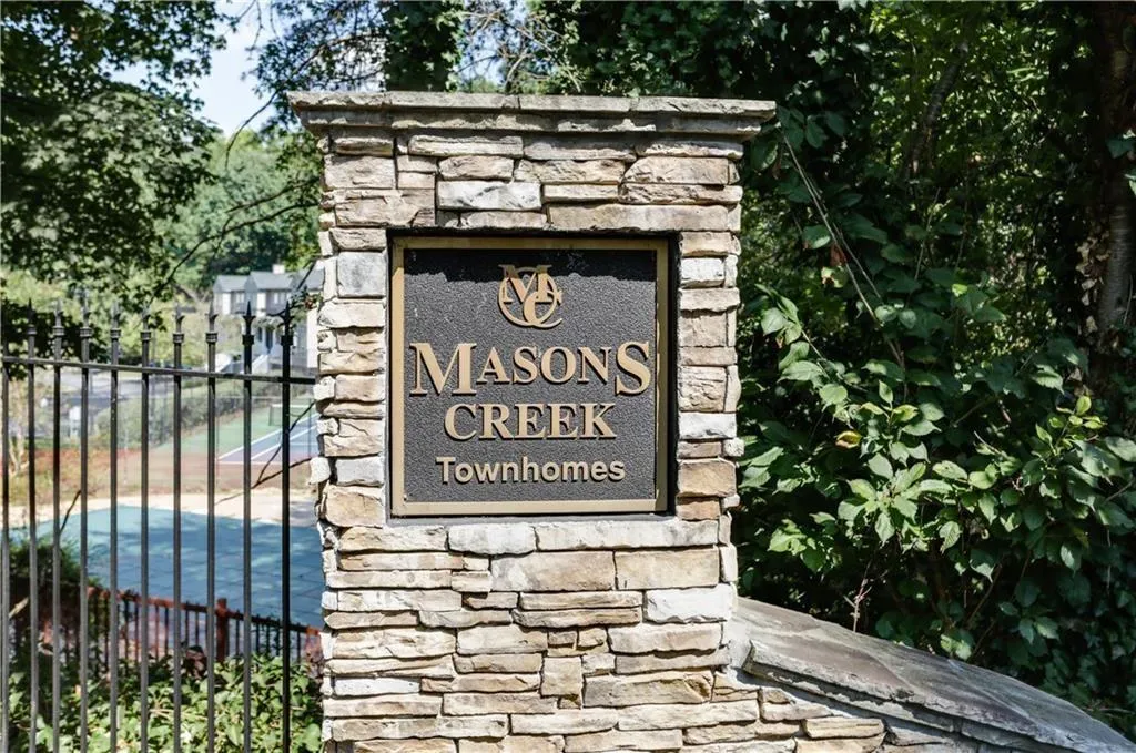 1001 Masons Creek Circle, Sandy Springs, Georgia 30350, 2 Bedrooms Bedrooms, ,2 BathroomsBathrooms,Residential,Sold,1001 Masons Creek Circle,6703088