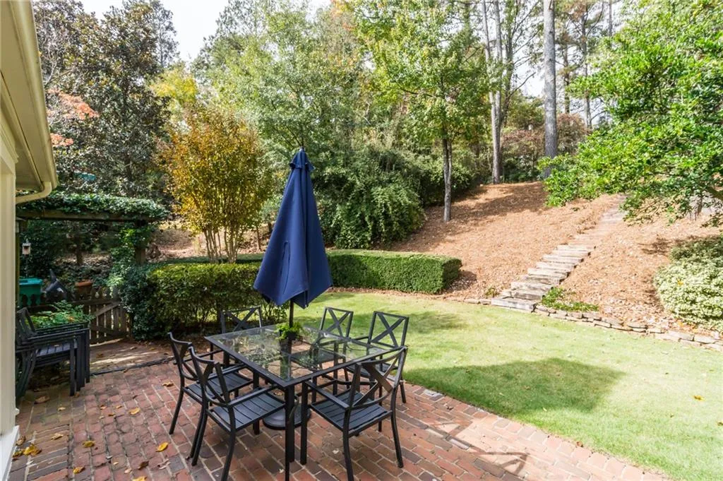 7710 Dunvegan Close, Sandy Springs, Georgia 30350, 4 Bedrooms Bedrooms, ,3 BathroomsBathrooms,Residential,Sold,7710 Dunvegan Close,7134185