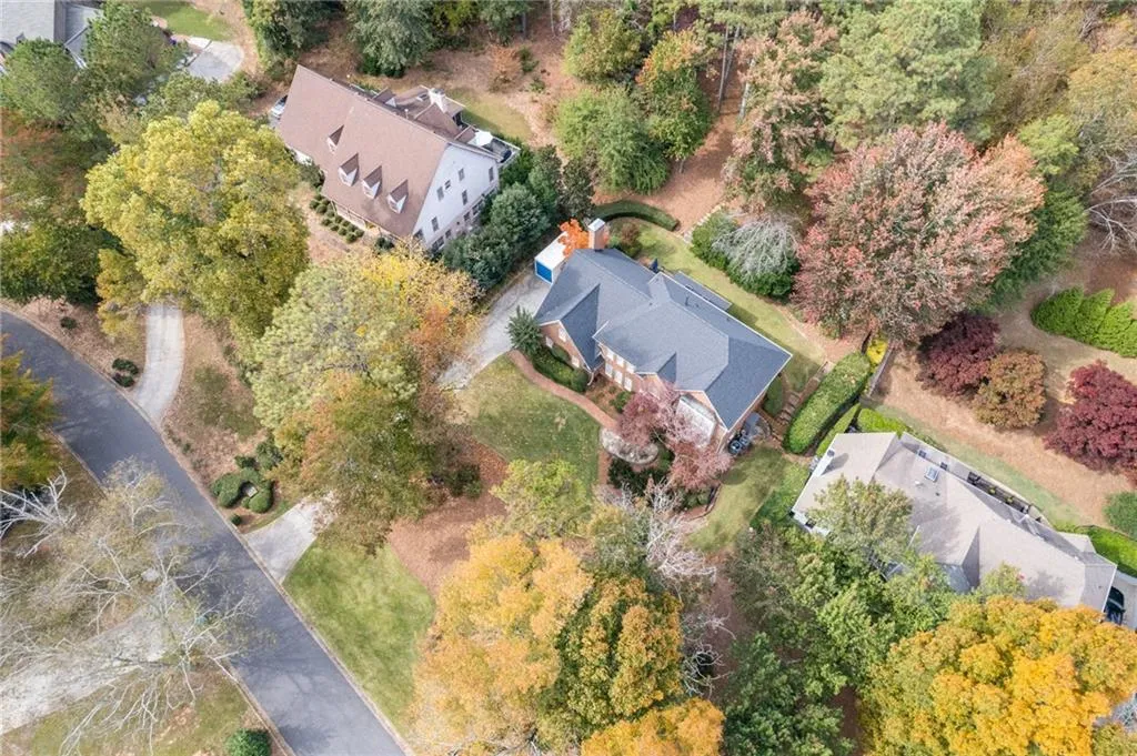 7710 Dunvegan Close, Sandy Springs, Georgia 30350, 4 Bedrooms Bedrooms, ,3 BathroomsBathrooms,Residential,Sold,7710 Dunvegan Close,7134185