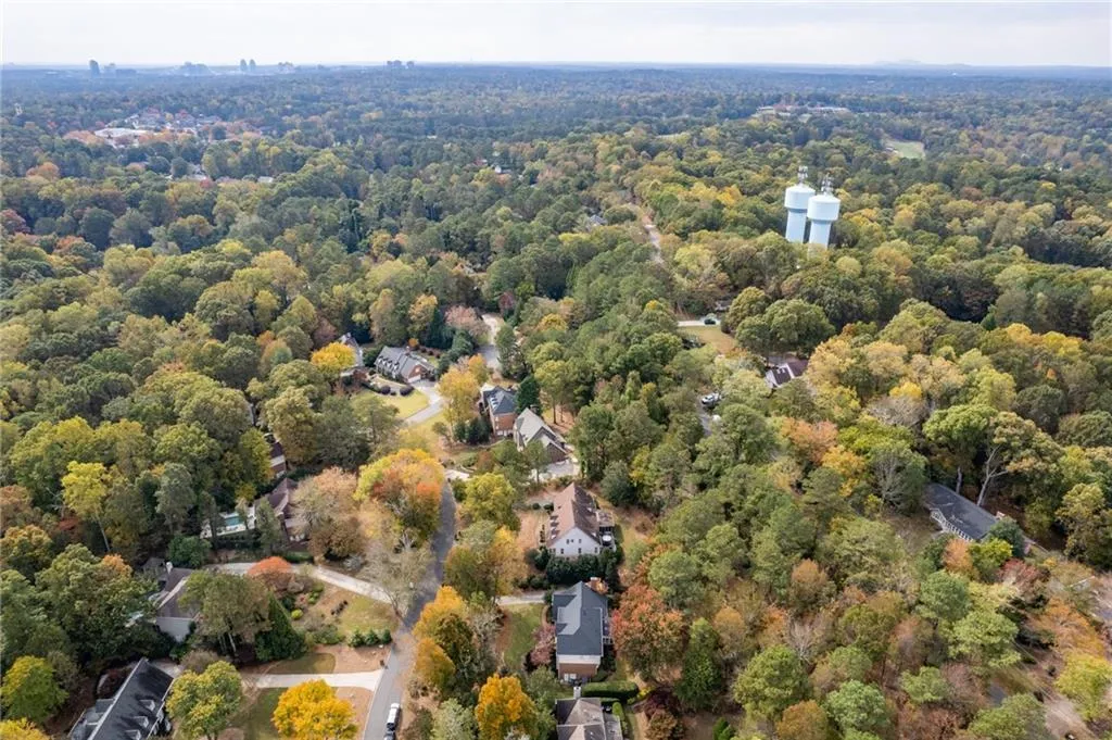 7710 Dunvegan Close, Sandy Springs, Georgia 30350, 4 Bedrooms Bedrooms, ,3 BathroomsBathrooms,Residential,Sold,7710 Dunvegan Close,7134185