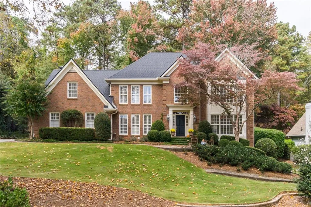 7710 Dunvegan Close, Sandy Springs, Georgia 30350, 4 Bedrooms Bedrooms, ,3 BathroomsBathrooms,Residential,Sold,7710 Dunvegan Close,7134185