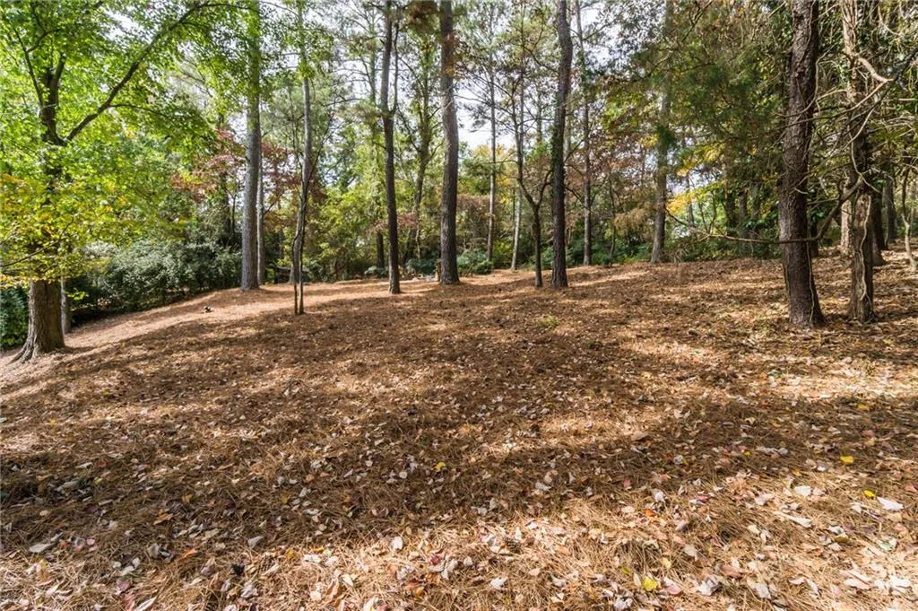 7710 Dunvegan Close, Sandy Springs, Georgia 30350, 4 Bedrooms Bedrooms, ,3 BathroomsBathrooms,Residential,Sold,7710 Dunvegan Close,7134185