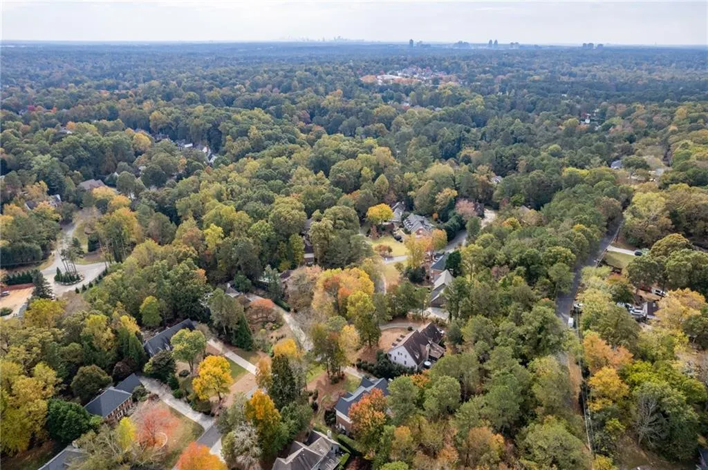 7710 Dunvegan Close, Sandy Springs, Georgia 30350, 4 Bedrooms Bedrooms, ,3 BathroomsBathrooms,Residential,Sold,7710 Dunvegan Close,7134185