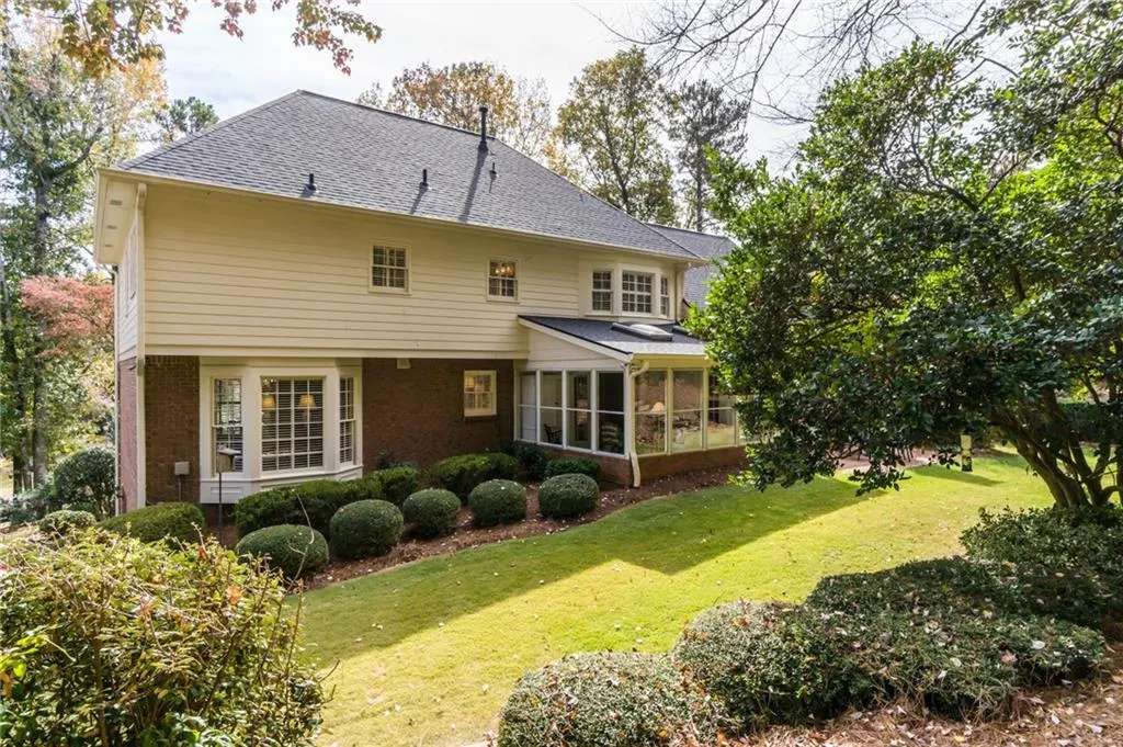 7710 Dunvegan Close, Sandy Springs, Georgia 30350, 4 Bedrooms Bedrooms, ,3 BathroomsBathrooms,Residential,Sold,7710 Dunvegan Close,7134185