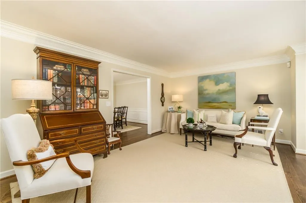 7710 Dunvegan Close, Sandy Springs, Georgia 30350, 4 Bedrooms Bedrooms, ,3 BathroomsBathrooms,Residential,Sold,7710 Dunvegan Close,7134185