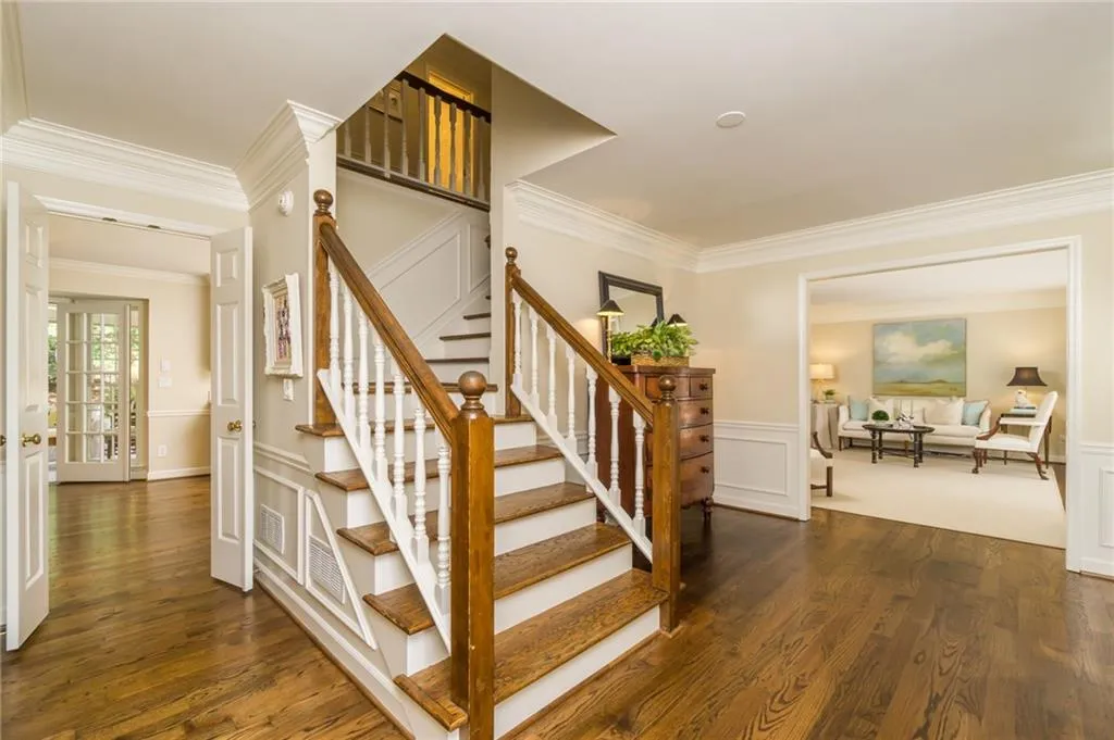 7710 Dunvegan Close, Sandy Springs, Georgia 30350, 4 Bedrooms Bedrooms, ,3 BathroomsBathrooms,Residential,Sold,7710 Dunvegan Close,7134185