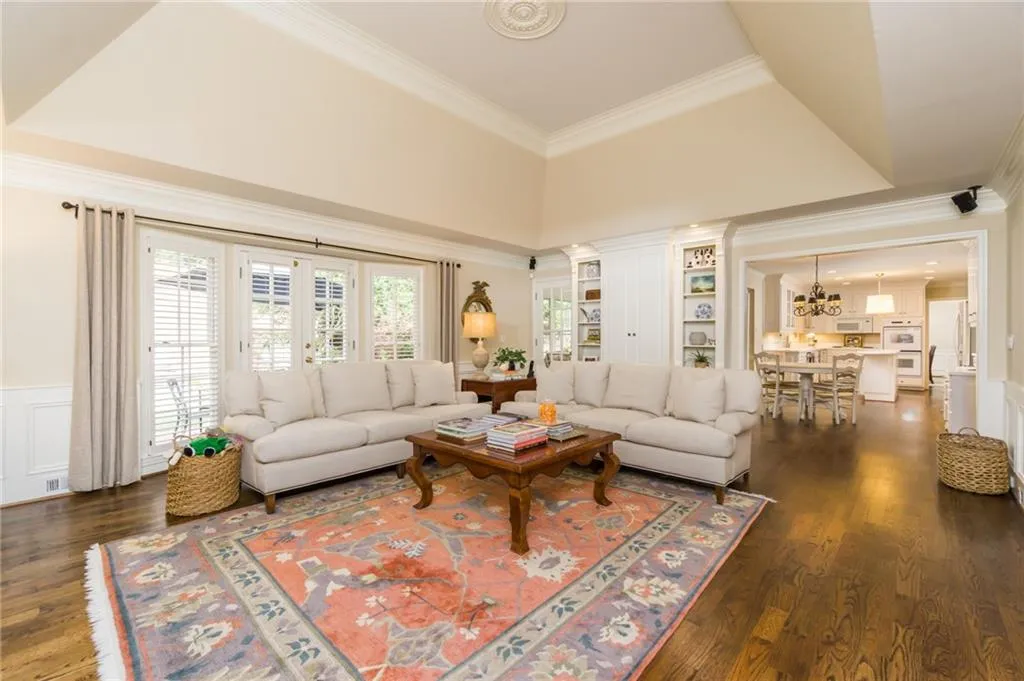 7710 Dunvegan Close, Sandy Springs, Georgia 30350, 4 Bedrooms Bedrooms, ,3 BathroomsBathrooms,Residential,Sold,7710 Dunvegan Close,7134185