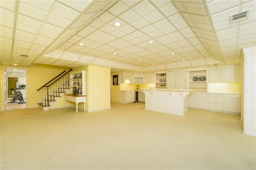 7710 Dunvegan Close, Sandy Springs, Georgia 30350, 4 Bedrooms Bedrooms, ,3 BathroomsBathrooms,Residential,Sold,7710 Dunvegan Close,7134185