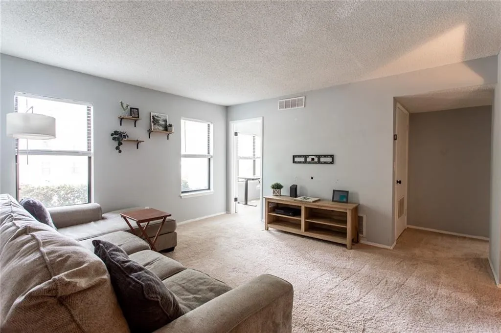 2209 Huntingdon Chase, Sandy Springs, Georgia 30350, 1 Bedroom Bedrooms, ,1 BathroomBathrooms,Residential,Sold,2209 Huntingdon Chase,7035298