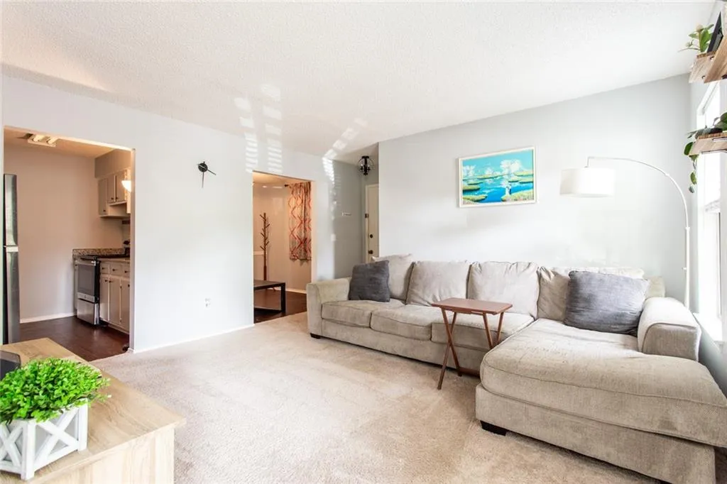 2209 Huntingdon Chase, Sandy Springs, Georgia 30350, 1 Bedroom Bedrooms, ,1 BathroomBathrooms,Residential,Sold,2209 Huntingdon Chase,7035298