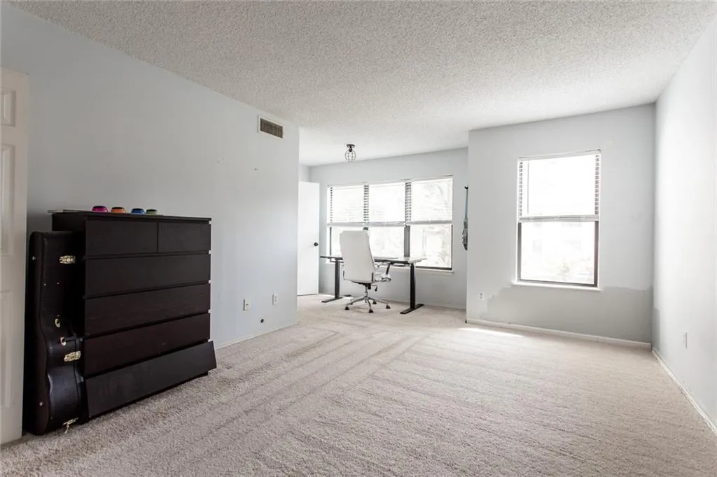 2209 Huntingdon Chase, Sandy Springs, Georgia 30350, 1 Bedroom Bedrooms, ,1 BathroomBathrooms,Residential,Sold,2209 Huntingdon Chase,7035298