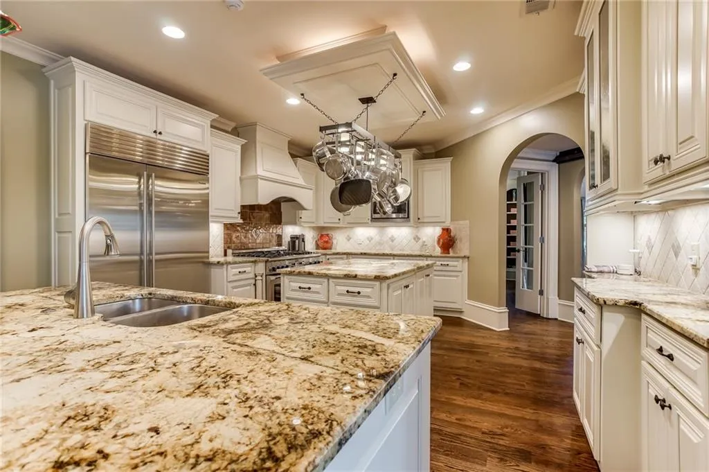715 Glenairy Drive, Sandy Springs, Georgia 30328, 6 Bedrooms Bedrooms, ,4 BathroomsBathrooms,Residential,Sold,715 Glenairy Drive,6543812
