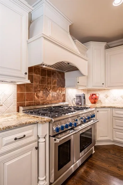 715 Glenairy Drive, Sandy Springs, Georgia 30328, 6 Bedrooms Bedrooms, ,4 BathroomsBathrooms,Residential,Sold,715 Glenairy Drive,6543812