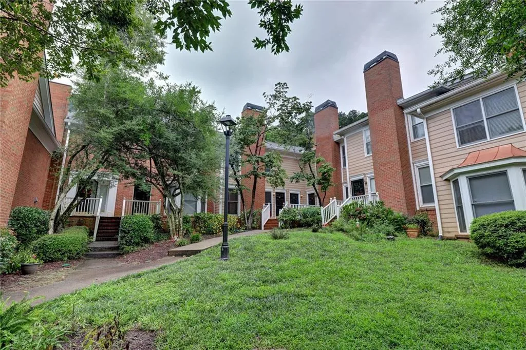 7500 Roswell Road Unit 28, Sandy Springs, Georgia 30350, 2 Bedrooms Bedrooms, ,2 BathroomsBathrooms,Residential,Sold,7500 Roswell Road Unit 28,6917547