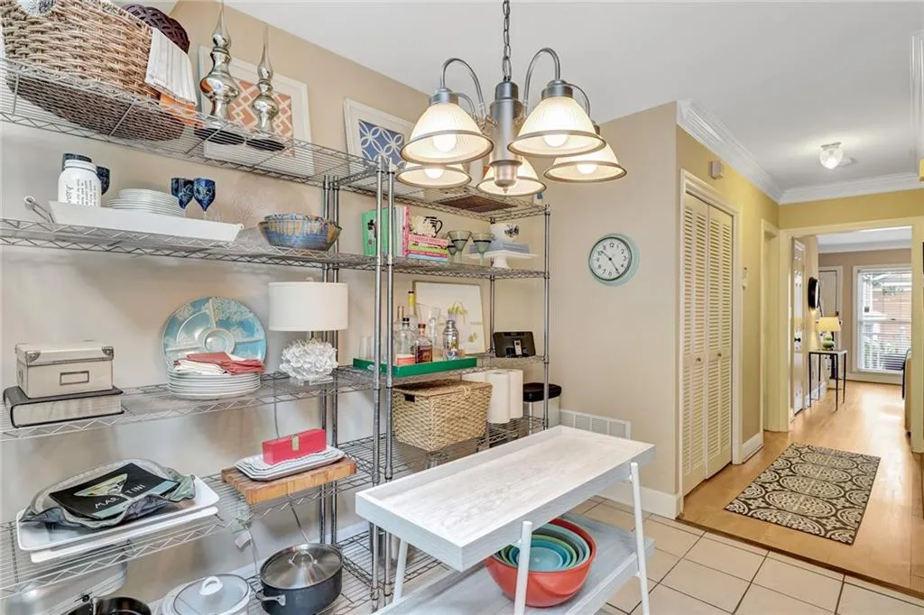 7500 Roswell Road Unit 28, Sandy Springs, Georgia 30350, 2 Bedrooms Bedrooms, ,2 BathroomsBathrooms,Residential,Sold,7500 Roswell Road Unit 28,6917547