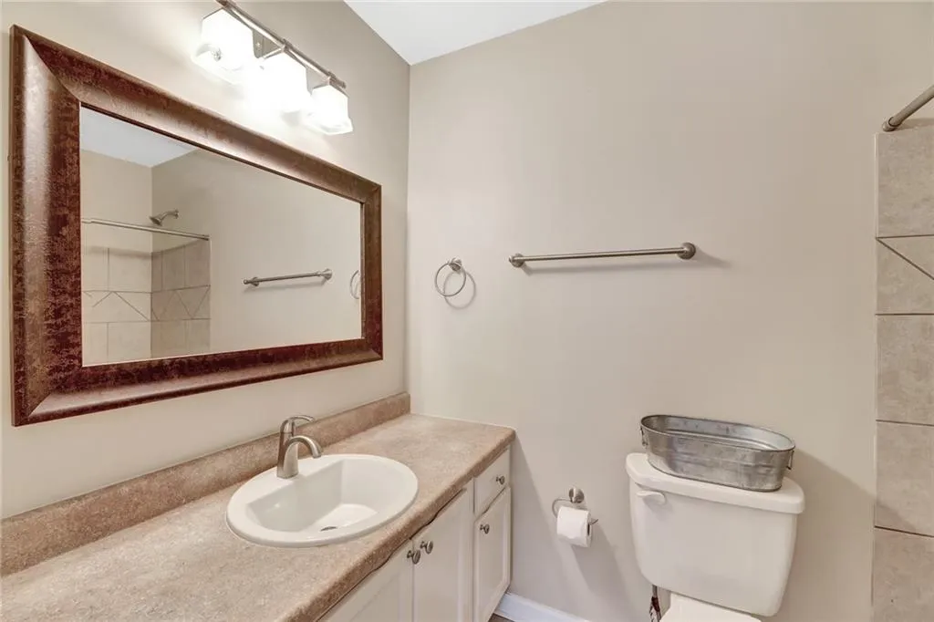 7500 Roswell Road Unit 28, Sandy Springs, Georgia 30350, 2 Bedrooms Bedrooms, ,2 BathroomsBathrooms,Residential,Sold,7500 Roswell Road Unit 28,6917547